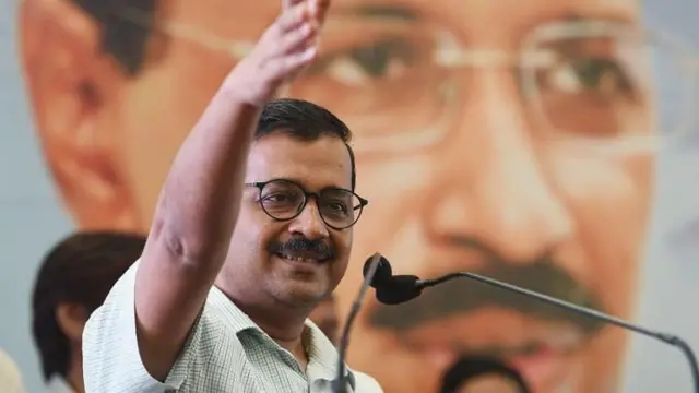 దిల్లీ ముఖ్యమంత్రి అరవింద్ కేజ్రీవాల్