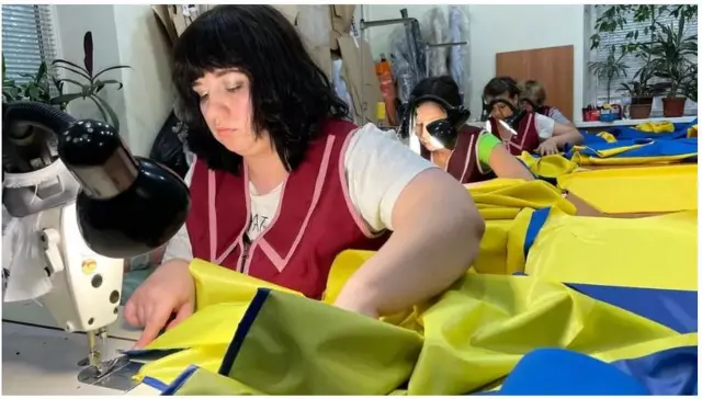 Mauzo ya bendera za Ukraine yameongezeka tangu uvamizi wa Urusi miezi sita iliyopita