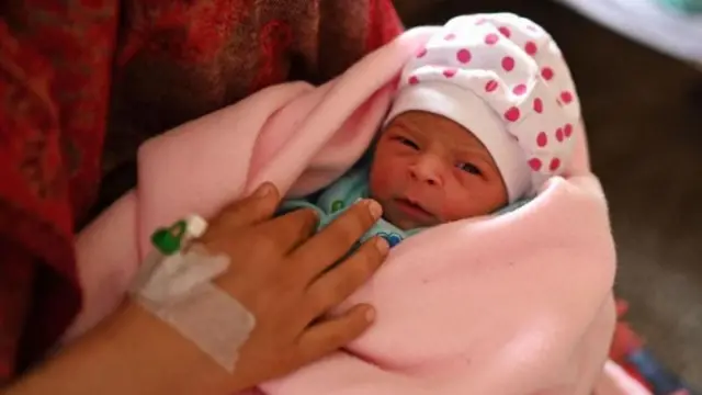 మహిళలు, గర్భధారణ, ప్రసూతి సెలవులు