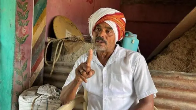 దిగంబర్ గుల్హానే, యవత్మాల్ జిల్లా దబాడీ గ్రామం