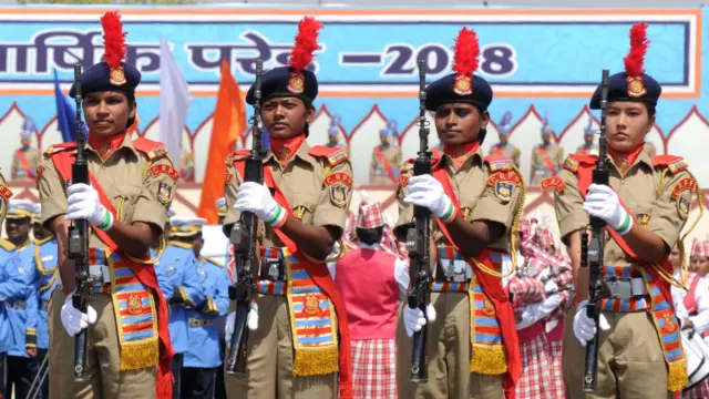 महिला