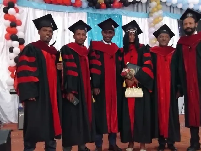 Waahillan isaanii waliin