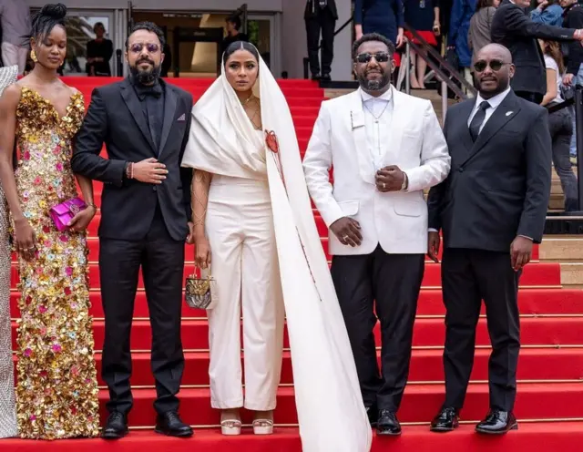 فريق فيلم "وداعاً جوليا" على السجادة الحمراء في مهرجان كان السينمائي