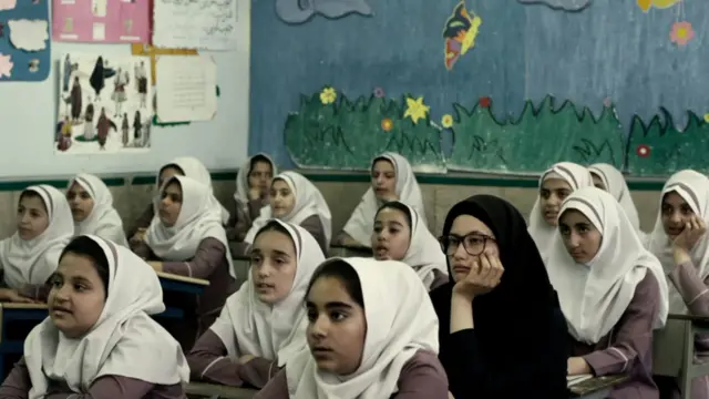 نمایی از فیلم «ما، در بهشت»