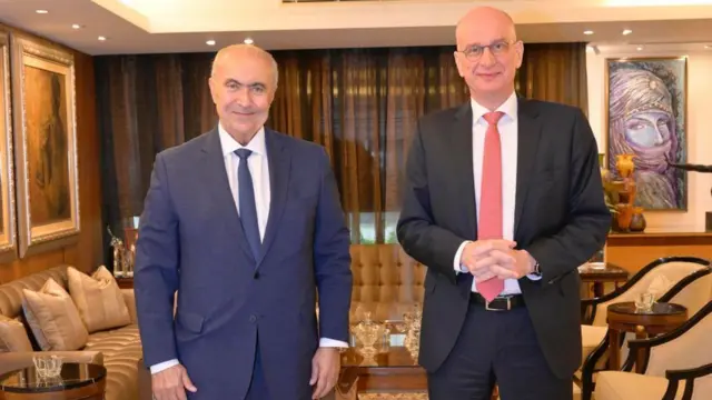 Fouad Makhzoumi (left) with the German Ambassador to Lebanon, Kurt Georg Stockl