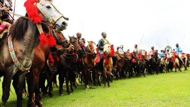 ይህ የፈረስ ግልብያ መስክ ወንተሼ ይባላል። የፈረስ ጉግሱ ቋሚ በሆነ ዓመታዊ ፕሮግራሞች የሚካሄድ ሲሆን፣ ከቅርብ እና ከሩቅ የሚመጡ አንግዶች የሚሳተፉበት ሆኖ ይዘጋጃል።