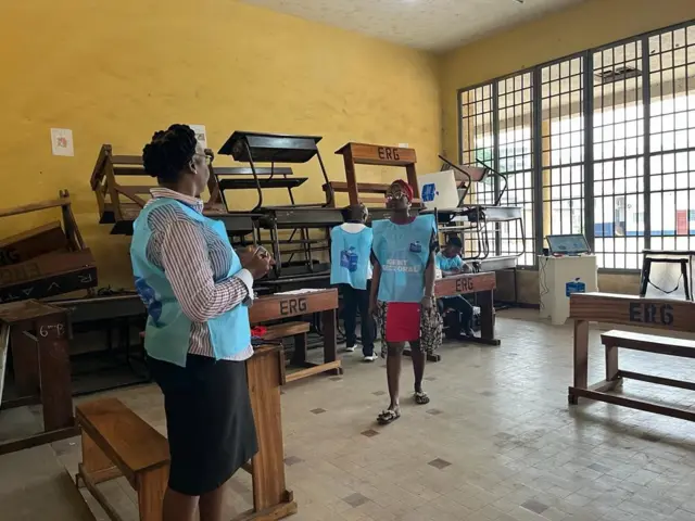 Retard dans l'ouverture des bureaux de vote