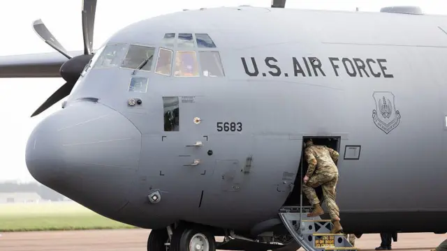 இரான், அமெரிக்க எஃப்-15 போர் விமானம், சிஎஸ்ஏஆர் வீரர்கள், போர்சார் தேடுதல் மற்றும் மீட்பு