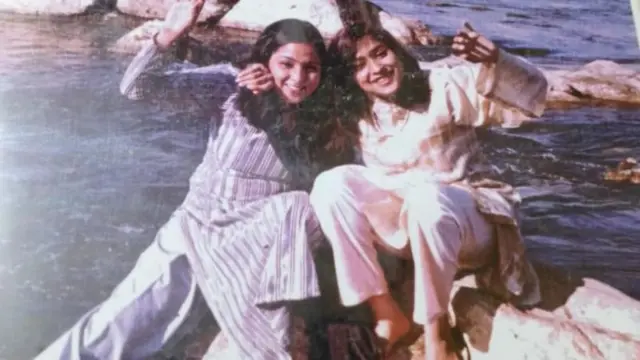 मधुमिता आणि तिची जुळी बहीण निधी