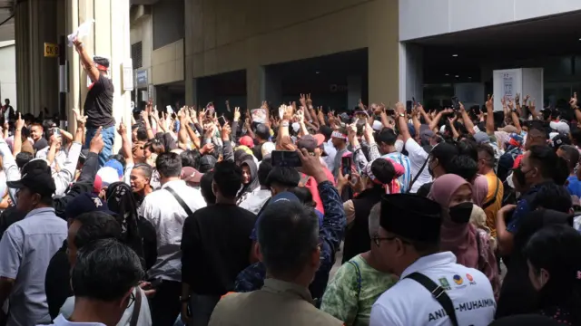 Di Malaysia, Pemilu 2024 dilaksanakan di gedung ikonik WTC Kuala Lumpur, pada Minggu (11/02). 