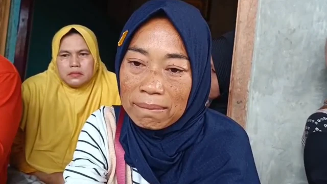 Istri korban meninggal ledakan amunisi di Garut.
