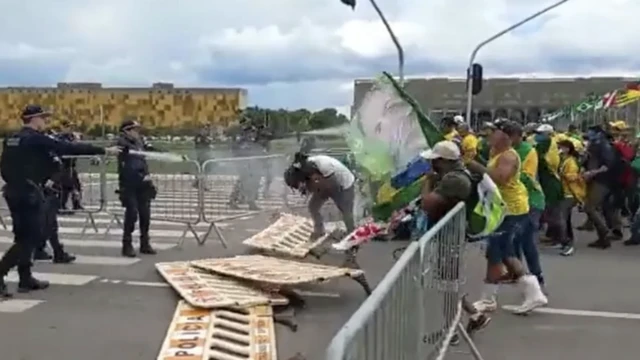 Tek sıra bariyerlerin aşıldığı yerlerden biri