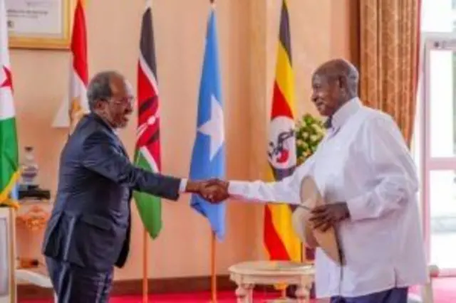 Madaxweynaha Uganda Yoweri Museveni ayaa ku dhiirigeliyay Soomaaliya inay qorato mutadawiciin ka mid ah muwaadiniinteeda doonaya inay la dagaalamaan Al-Shabaab.