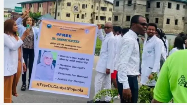 Aworan awon dokita to n kede iyanṣẹlodi