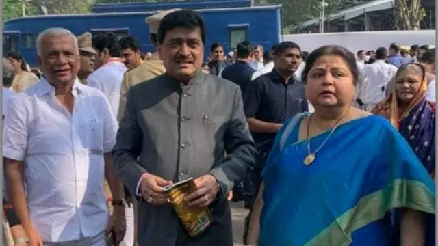 वसंतराव चव्हाण यांच्यासह अशोक चव्हाण