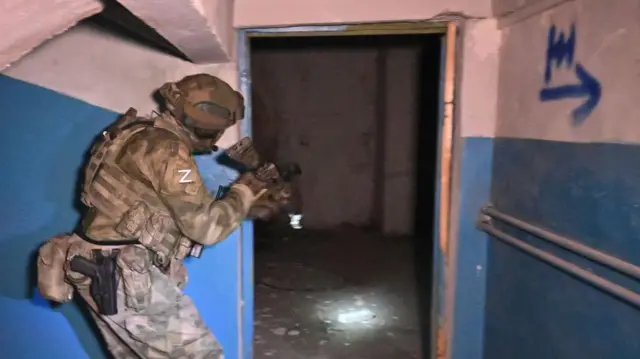 солдат с нашивкой Z 