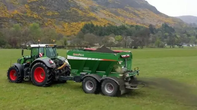 UNDO mengatakan satu truk berisi basalt seberat 20 ton mampu menyerap sekitar 5 ton CO2