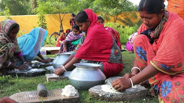 ગોહોના બોરી નાસ્તો વાનગી બંગાળ ફૂડ