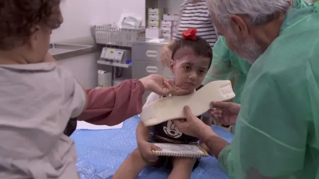 गाझा युद्धाची झळ निरागस मुलांना; परदेशातील उपचारांसाठीही करावी लागतेय प्रतीक्षा