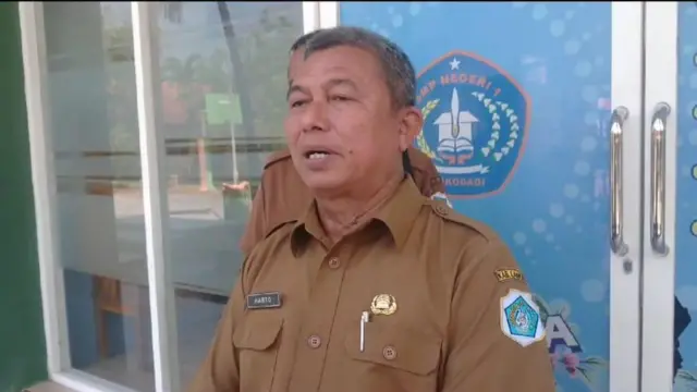 Kepala Sekolah SMPN 1 Sidodadi Lamongan mengeklaim masalah itu telah berakhir dengan damai dan guru yang bersangkutan sudah ditarik oleh dinas