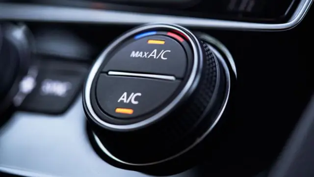 கார், வெயில், குடும்பம்