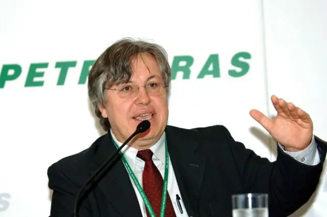  Ildo Sauer, professor do Instituto de Energia e Ambiente da USP e ex-diretor da Petrobras.
