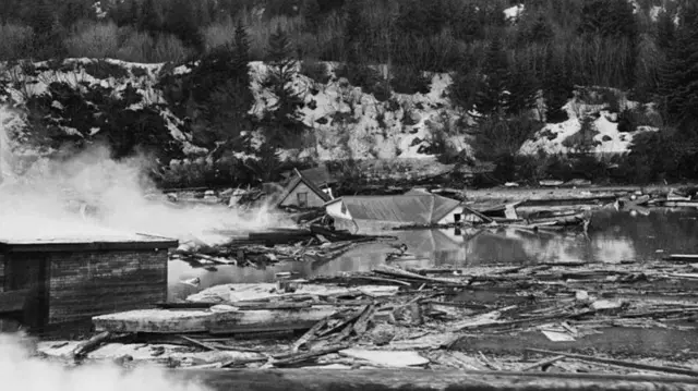 Balaa kirkira lafaa Alaaskaa, USA keessatti qaqqabee ture