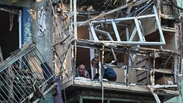  П'ятиповерхівку в Запоріжжі пошкоджено ударом дрона.