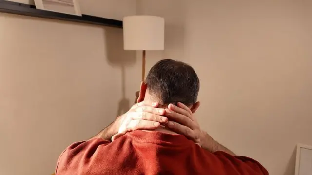 तुमच्याही मानेच्या खाली पाठीवर वशिंडासारखा गोळा आलाय? मग हे वाचाच