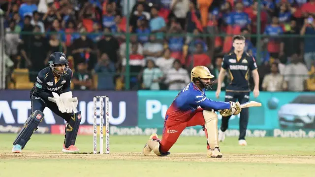 दिनेश कार्तिक