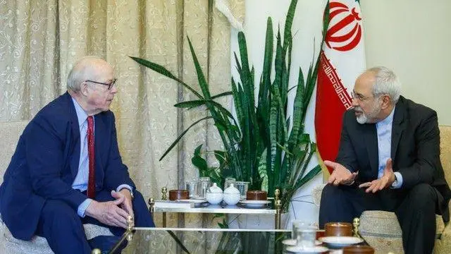 دیدار هانس بلیکس و محمدجواد ظریف وزیر خارجه وقت ایران در اردیبهشت ۱۳۹۳ در تهران