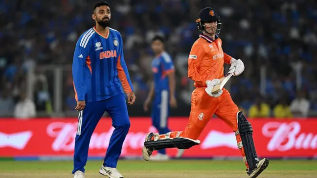 वरुण चक्रवर्ती