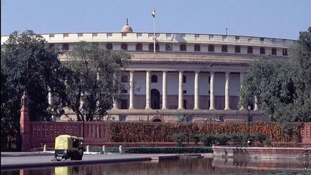 Здание парламента в Дели