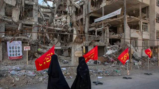 امریکہ اور اسرائیلی حملوں سے تہران میں تباہ عمارت