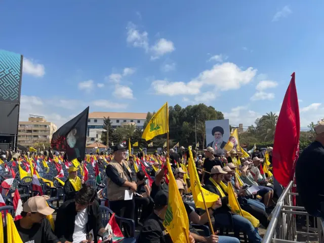 هواداران حزبالله در مراسم سالگرد کشتهشدن حسن نصرالله، دبیرکل حزبالله