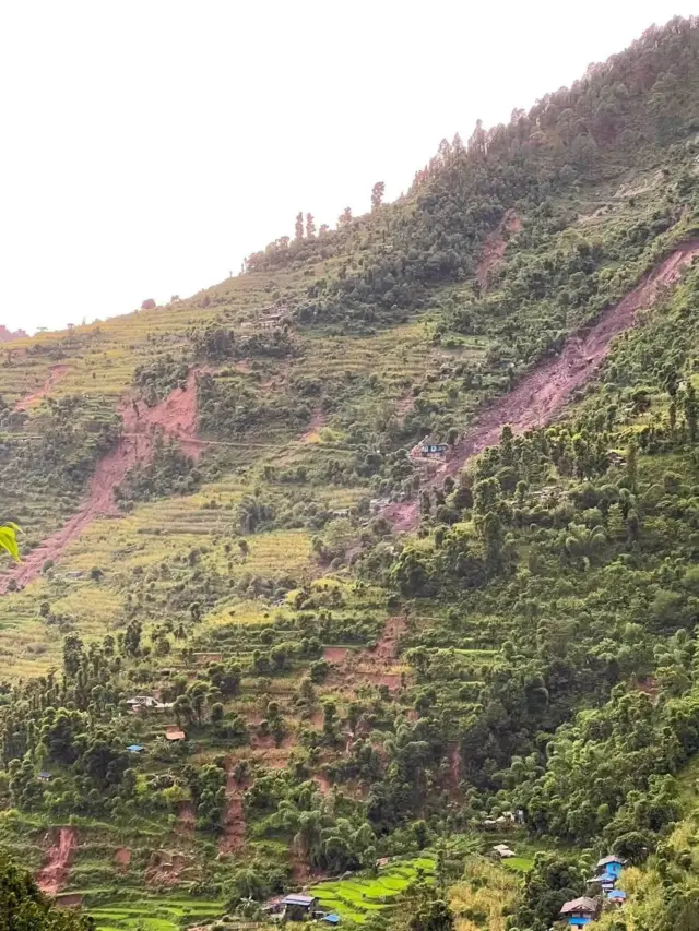 जाजरकोटमा गाउँमाथि गएको पहिरो