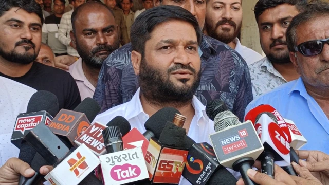 કાના જાડેજાનો વિજય, કાંધલ જાડેજા, સંતોકબહેન જાડેજા, કુતિયાણા નગરપાલિકા, કુતિયાણા ધારાસભા, સ્થાનિક સ્વરાજ્યની ચૂંટણી, ગૅંગ્સ ઑફ પોરબંદર, પોરબંદરની ગૅંગોનો ઇતિહાસ, બીબીસી ગુજરાતી, બીબીસી ન્યૂઝ ગુજરાતી