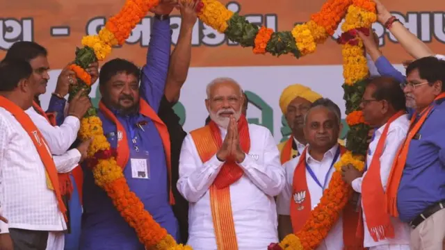 नरेंद्र मोदी