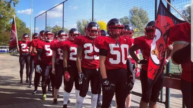 ተጻወትቲ ፉትቦል ኣመሪካ