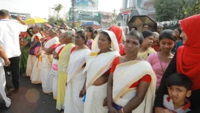 சபரிமலை: 620 கி.மீ மனித சங்கிலி