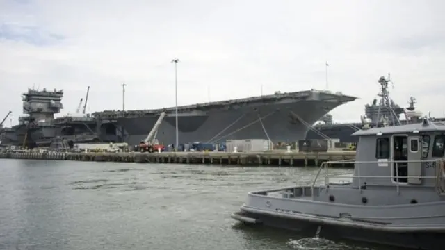 弗吉尼亚的诺福克海军基地。