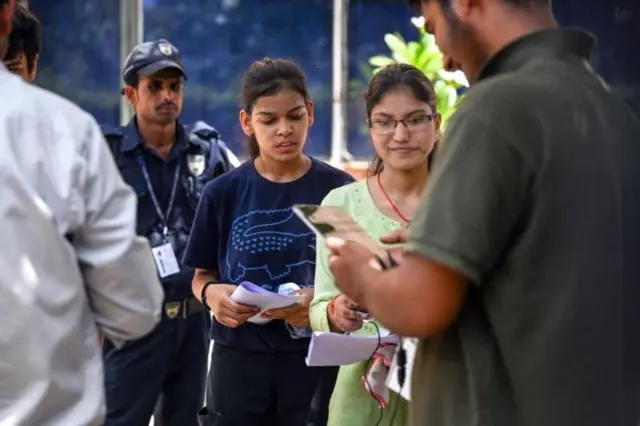 CUET परीक्षा 3 भागांमध्ये विभागलेली आहे.
