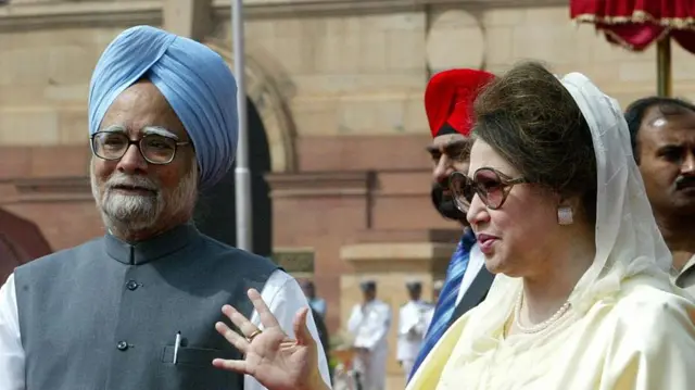 जब ख़ालिदा तत्कालीन प्रधानमंत्री मनमोहन सिंह से मिली थीं, तो उन्होंने उनसे कहा था कि वो खुले दिमाग़ के साथ भारत आईं हैं. (फ़ाइल फ़ोटो)