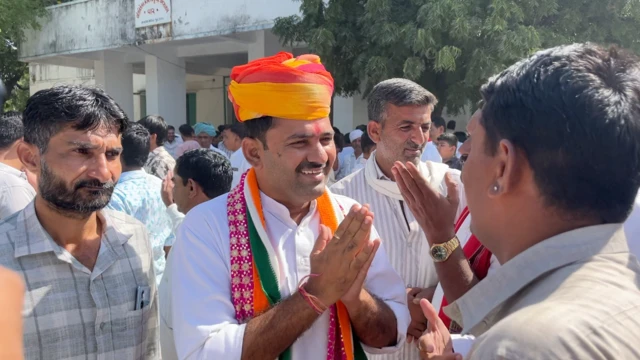 વાવ વિધાનસભા, વાવ પેટાચૂંટણી, માવજી પટેલ, ગુલાબસિંહ રાજપૂત, કૉંગ્રેસ, અપક્ષ, બનાસકાંઠા, વાવ, ભાભર, બીબીસી ગુજરાતી