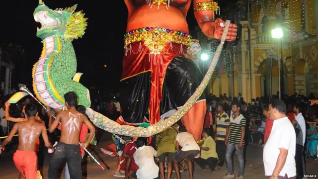 प्रायोजित नरकासुरांची संख्या दिवसेंदिवस वाढू लागली आहे.