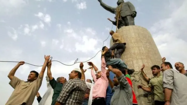 إزالة تمثال صدام حسين
