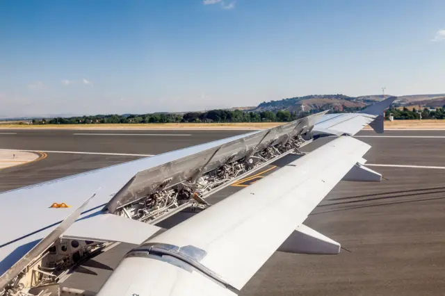 બીબીસી ગુજરાતી ઍર ઇન્ડિયા વિમાન પ્લેન ક્રૅશ અમદાવાદ ટેક ઓફ પાઈલટ દુર્ઘટના 