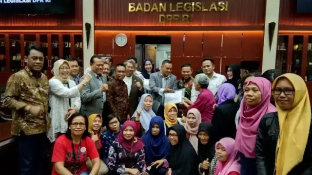 Pekerja Rumah Tangga dan JALA PRT menghadiri Rapat Paripurna Ke 1 DPR tahun 2019-2020 memantau dan menunggu Pengumuman Penetapan tentang RUU PPRT sebagai Prioritas Prolegnas tahun 2020.