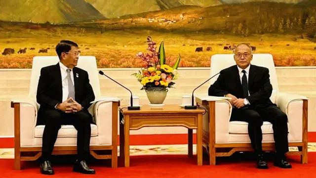 စစ်ကောင်စီနိုင်ငံခြားရေးဝန်ကြီး ဦးသန်းဆွေနဲ့ ယူနန်ပြည်နယ် ပါတီကော်မတီ ဒုတိယအတွင်းရေးမှူးတို့လည်း ဒီဇင်ဘာလ ၁၀ ရက်မှာတွေ့ဆုံပြီး နယ်စပ်အရေး ဆွေးနွေး