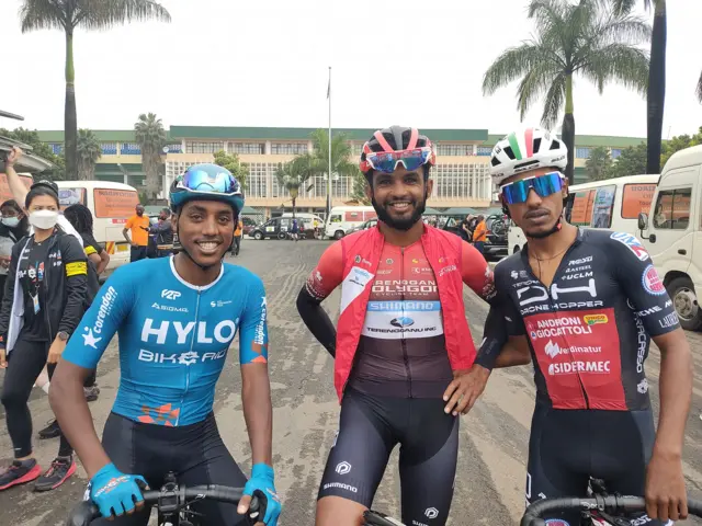 ኣብ ዙር ርዋንዳ 2022 መምስ ጋንትኦም ብምዃን ዝተሳተፉ ሄኖክ ሙሉብርሃንኀ መትከል እዮብን ናትናኤል ተስፋጽዮንን